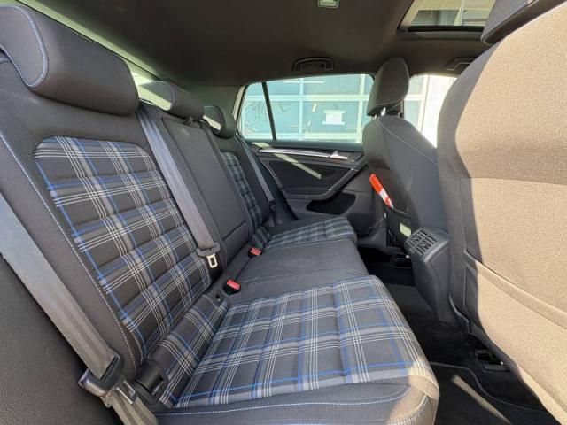 Volkswagen Golf image 1