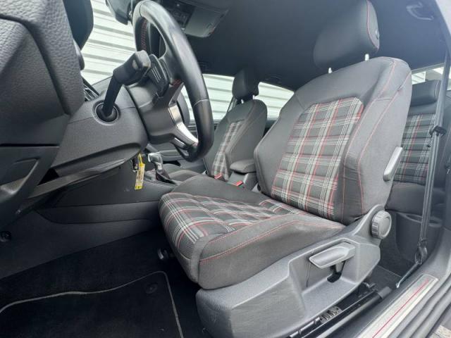 Volkswagen Golf image 2