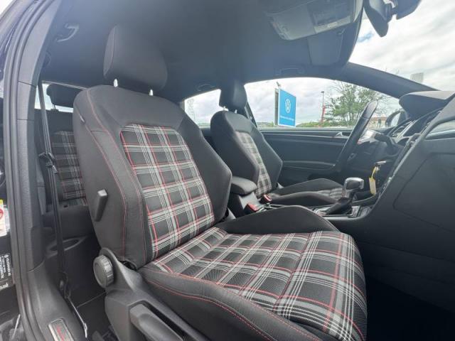 Volkswagen Golf image 8