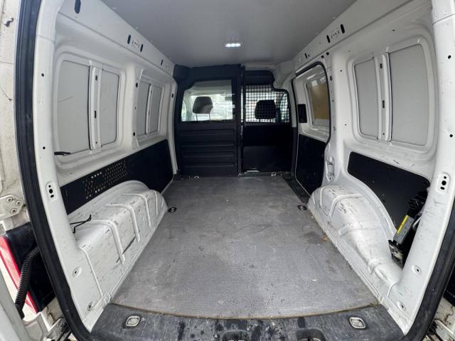 Volkswagen Caddy Van image 9