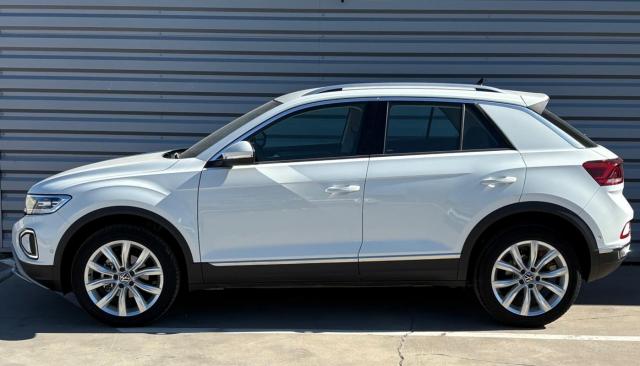 Volkswagen T-Roc image 2