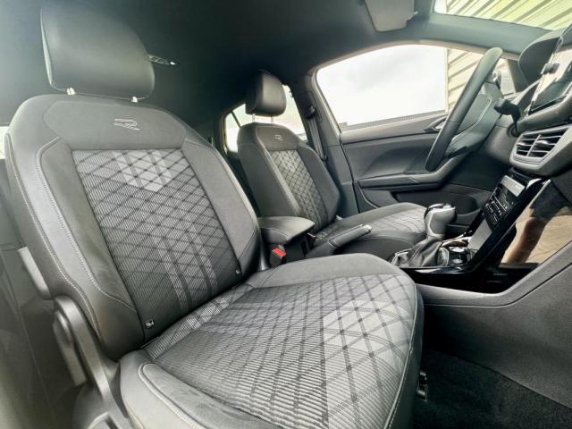 Volkswagen T-Cross image 2