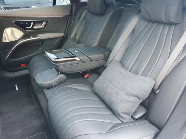Mercedes Benz Eqs image 7