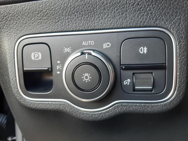 Mercedes Benz Gla image 8