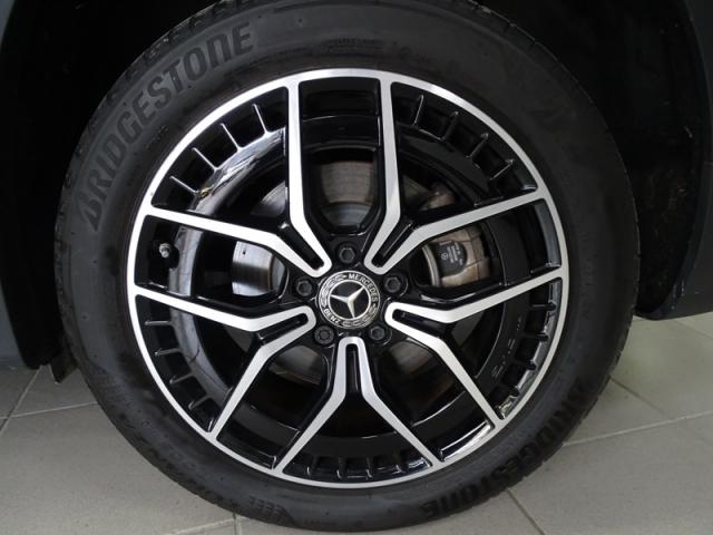 Mercedes Benz Eqb image 2
