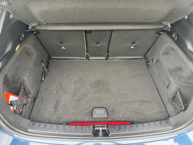 Mercedes Benz Gla image 2