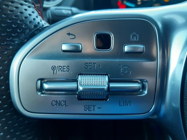 Mercedes Benz Gla image 3