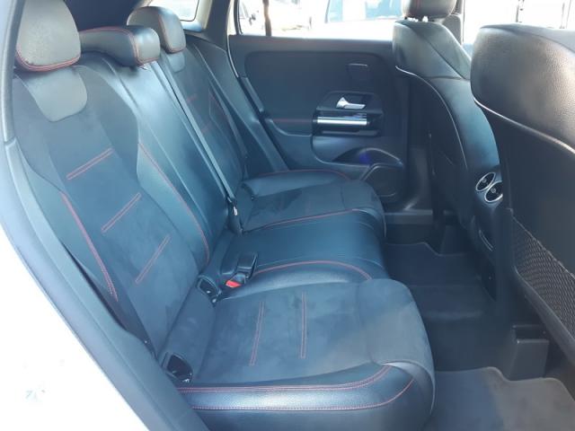 Mercedes Benz Gla image 8