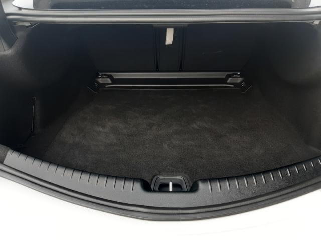 Mercedes Benz E 300 image 9