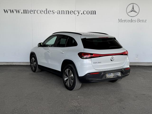 Mercedes Benz Eqa image 8