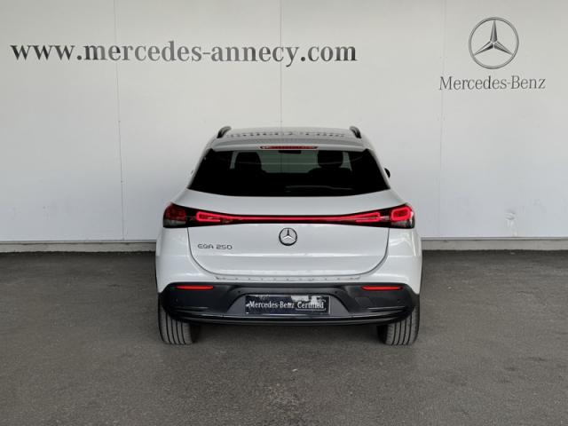 Mercedes Benz Eqa image 9