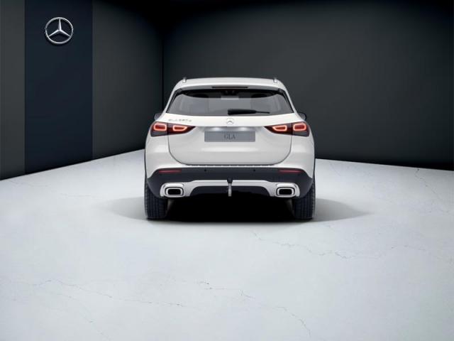 Mercedes Benz Gla image 4
