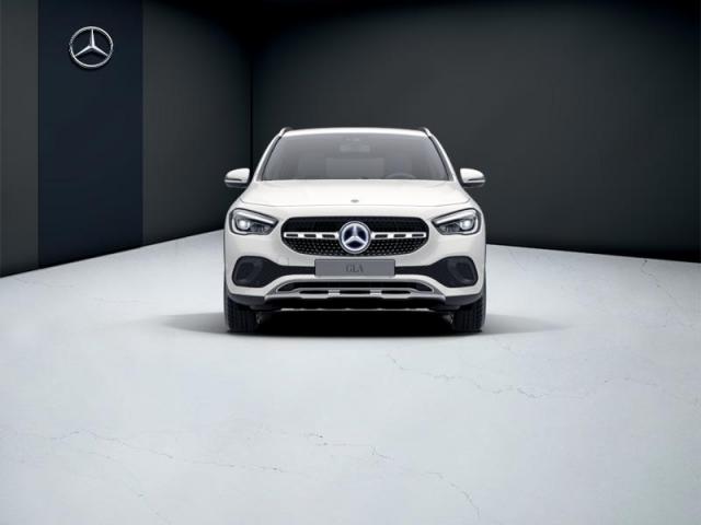 Mercedes Benz Gla image 3