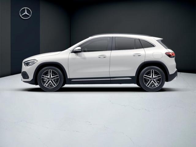Mercedes Benz Gla image 6