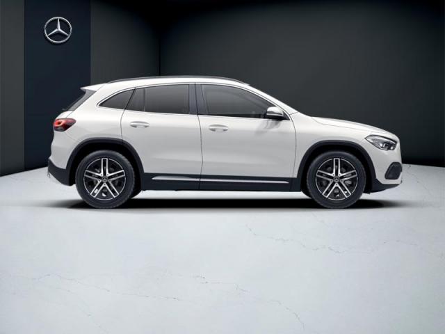 Mercedes Benz Gla image 8