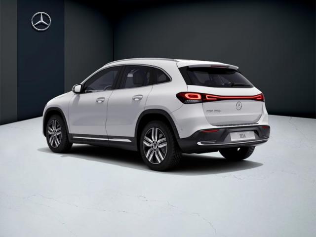 Mercedes Benz Eqa image 6