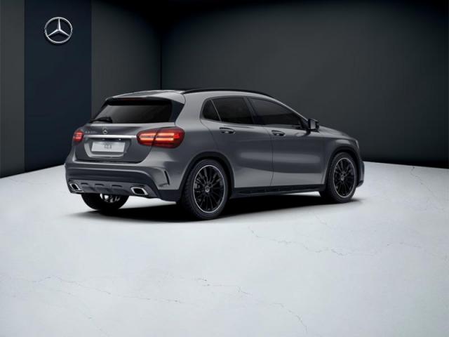 Mercedes Benz Gla image 8