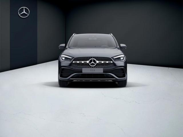 Mercedes Benz Gla image 1