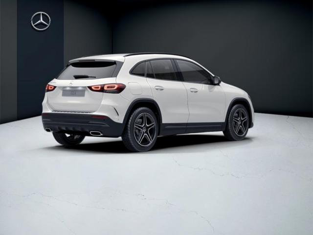 Mercedes Benz Gla image 2