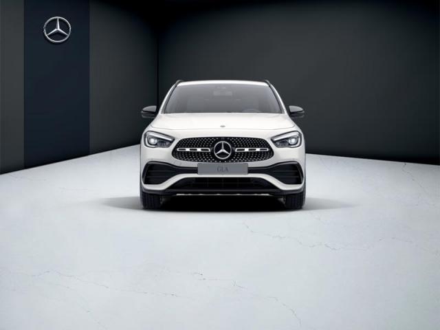 Mercedes Benz Gla image 6