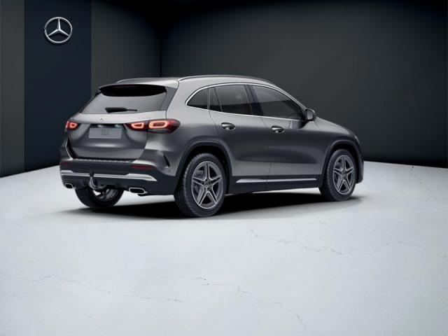Mercedes Benz Gla image 1