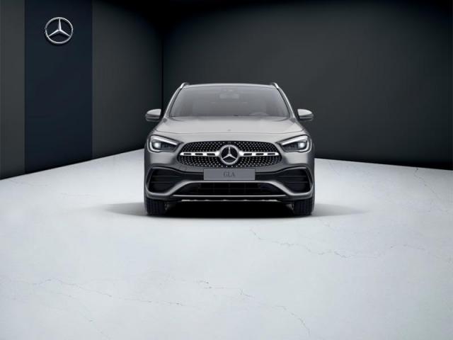 Mercedes Benz Gla image 2
