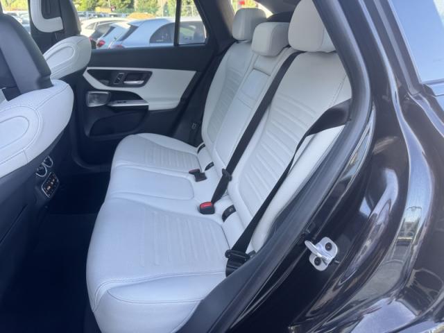 Mercedes Benz Glc image 9