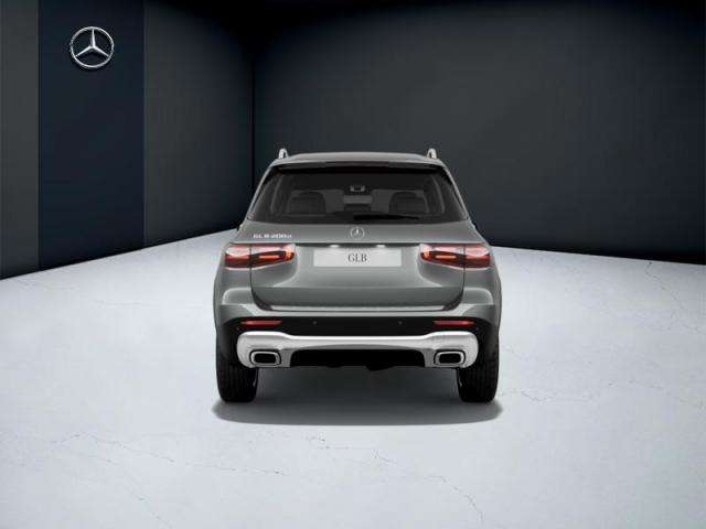 Mercedes Benz Glb image 9