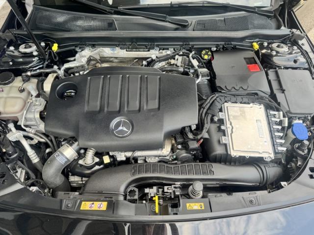 Mercedes Benz Cla image 8