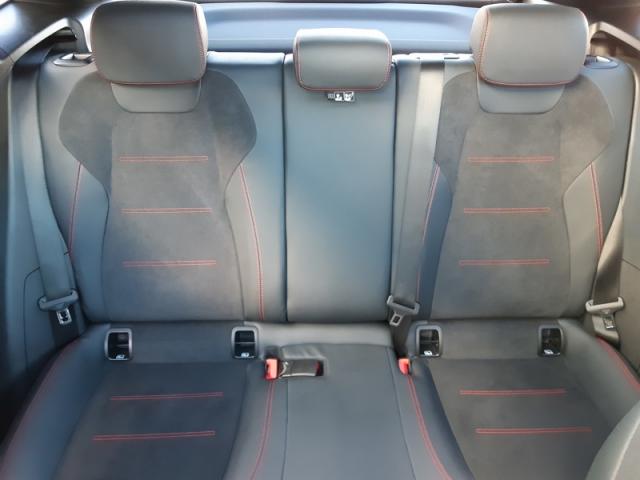Mercedes Benz Gla image 8
