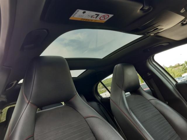 Mercedes Benz Gla image 8