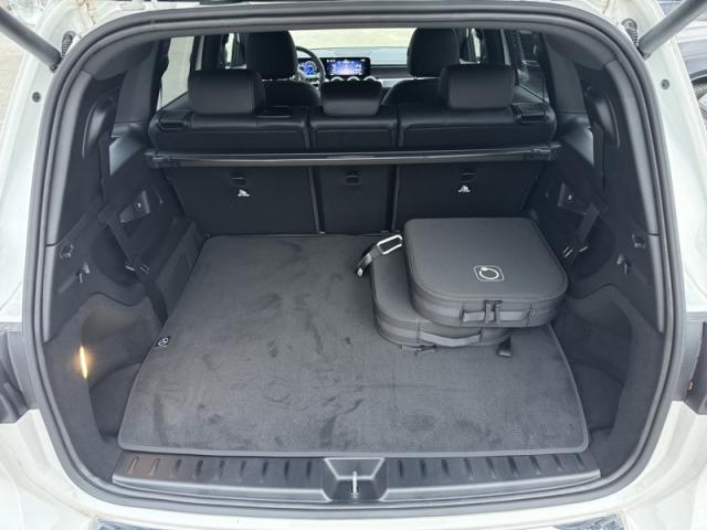 Mercedes Benz Eqb image 3