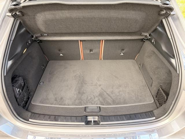 Mercedes Benz Gla image 1