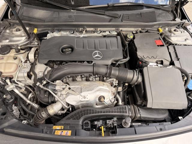Mercedes Benz Cla image 3