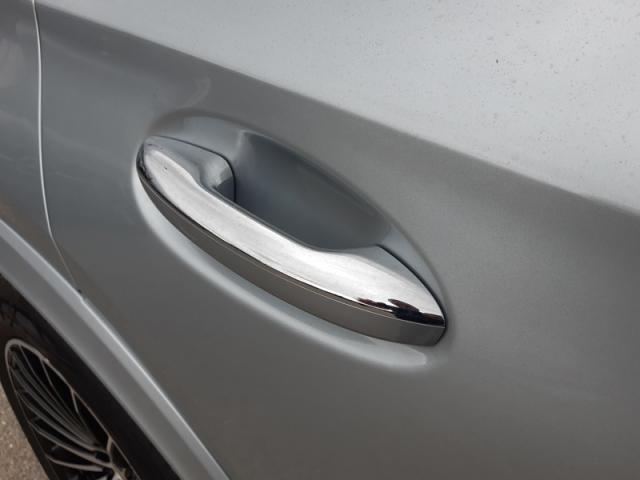 Mercedes Benz Glc image 5