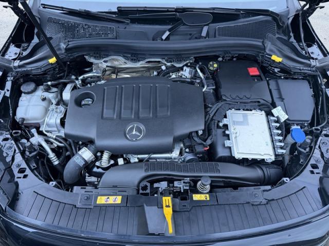 Mercedes Benz Gla image 2