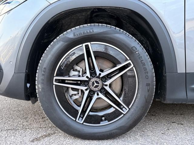 Mercedes Benz Eqb image 4