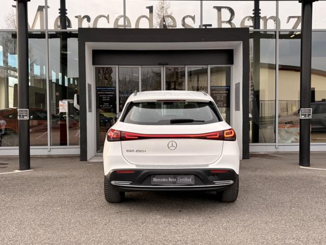 Mercedes Benz Eqa image 8