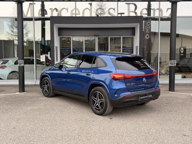 Mercedes Benz Eqa image 3