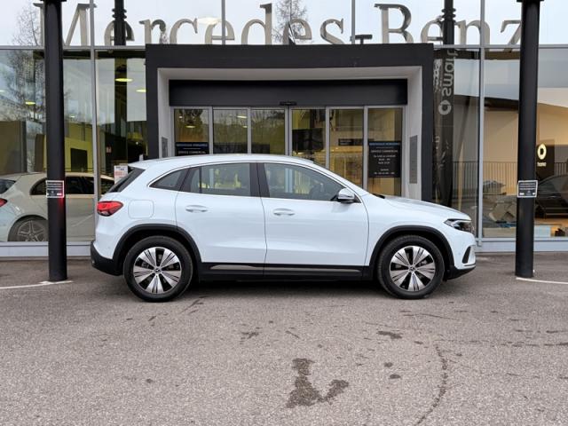 Mercedes Benz Eqa image 3