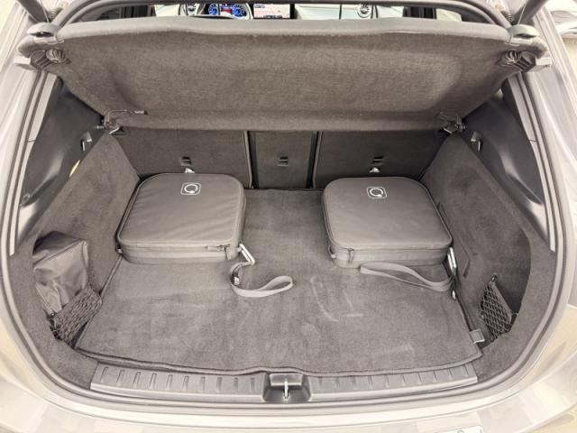 Mercedes Benz Eqa image 8