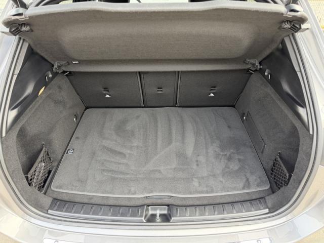 Mercedes Benz Gla image 8