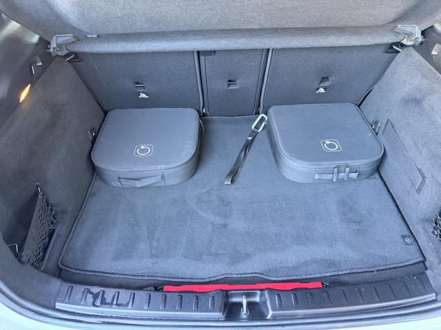 Mercedes Benz Gla image 1