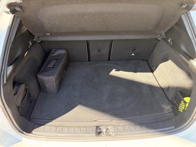 Mercedes Benz Eqa image 8