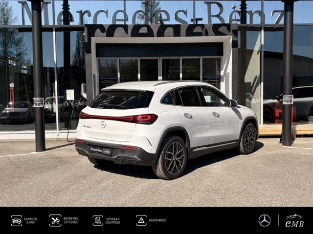 Mercedes Benz Eqa image 9