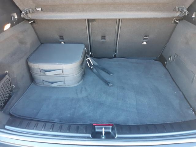 Mercedes Benz Gla image 1