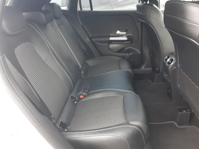 Mercedes Benz Gla image 2