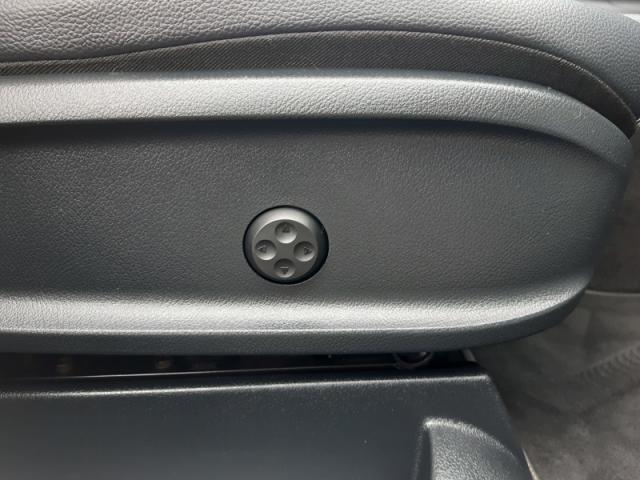 Mercedes Benz Gla image 8