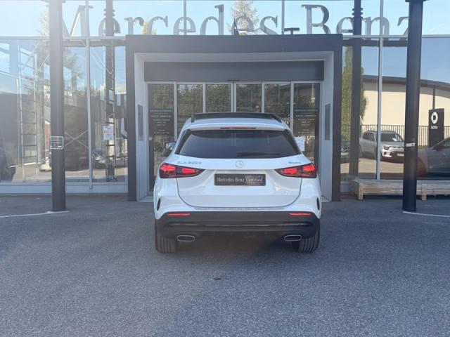 Mercedes Benz Gla image 1