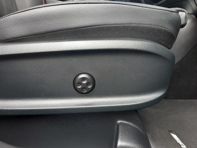 Mercedes Benz Gla image 5